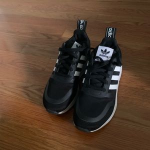 Size 4 adidas boy sneakers size 4